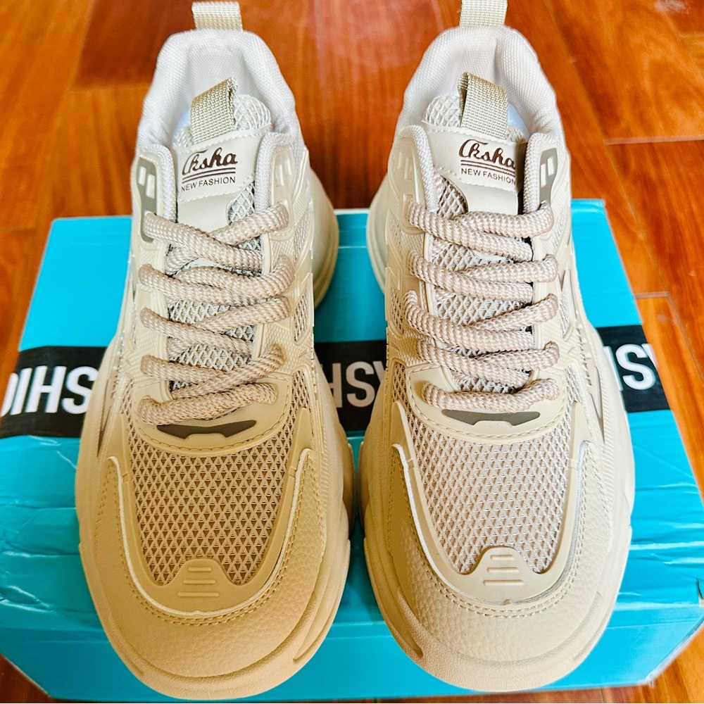 Men’s shoes size 8.5